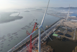 上海电气海神平台EW14.0-270样机成功吊装 福清公司助力海上风电发展