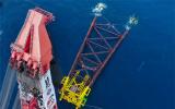 海油工程自主设计建造的万吨级海洋油气平台导管架——文昌16-2平台导管架成功安装