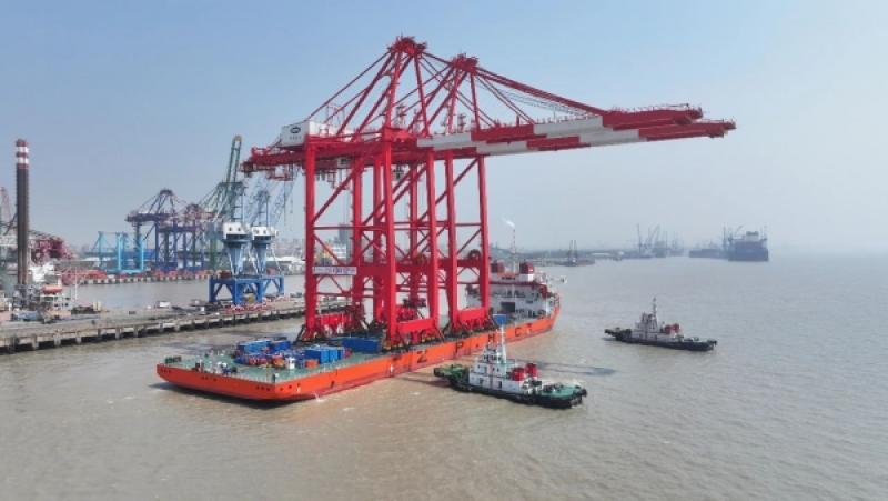 “振华37”轮开启首航