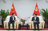 海南省委书记冯飞会见明阳集团董事长张传卫一行：共商海上风电产业合作发展大计