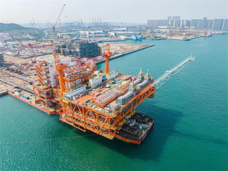 渤海最大海上油气平台离港起运