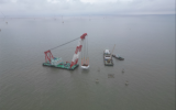 上海市海灾防治项目首个套箱成功安装 海上施工迈向新阶段