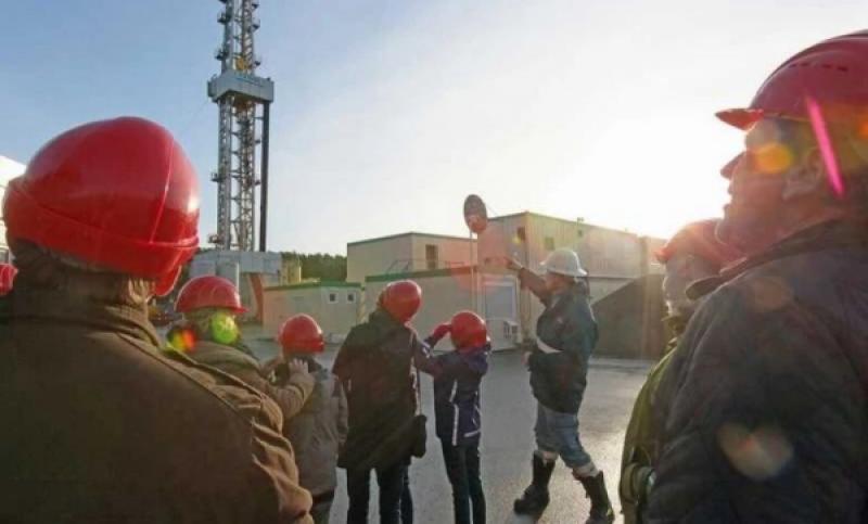 中欧石油公司在波罗的海沃林岛东部1号井发现重大油田