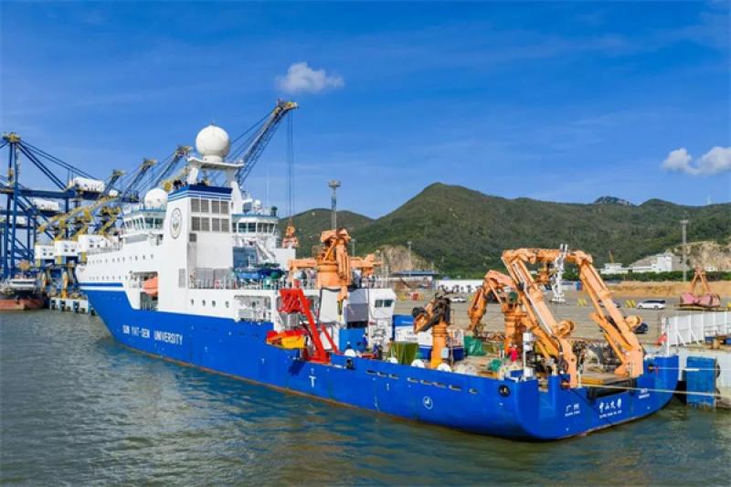 中山大学6000米级深海无人遥控潜水器——“海琴”号开展首次深海试验