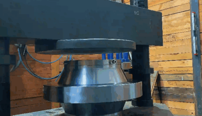 UFO造型法兰扛住19.4MPa 240分钟保压零泄漏，深海硬通货认证