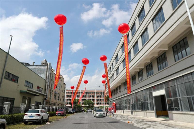 阳江希倍优首台集装箱式制氢系统在阳东成功下线