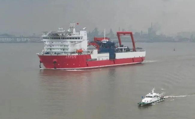 15000吨海缆施工船“华夏德京108”号开启试航