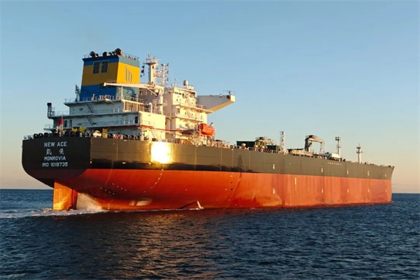 11.5万载重吨原油轮T110K-7号船顺利完成试航任务