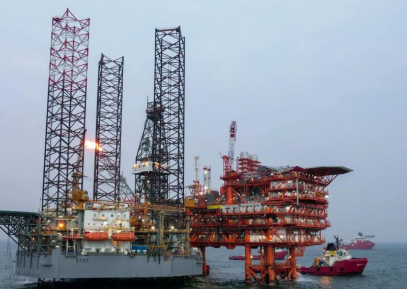 一举刷新两项海洋工程领域世界纪录！