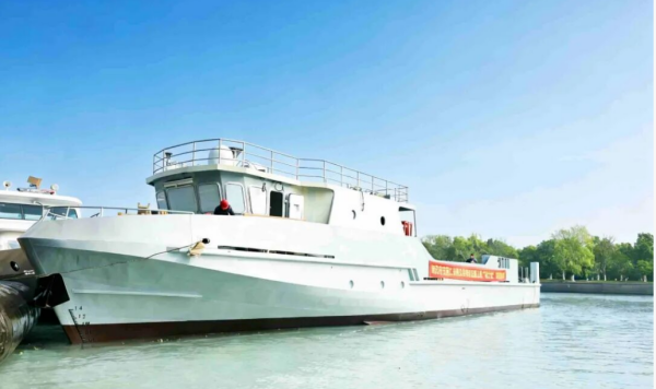 全国首型百吨级海上通用无人船下水